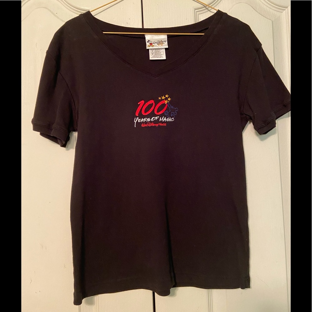 Ladies Walt Disney World 💯 Years of Magic Shirt Size M- NWOT